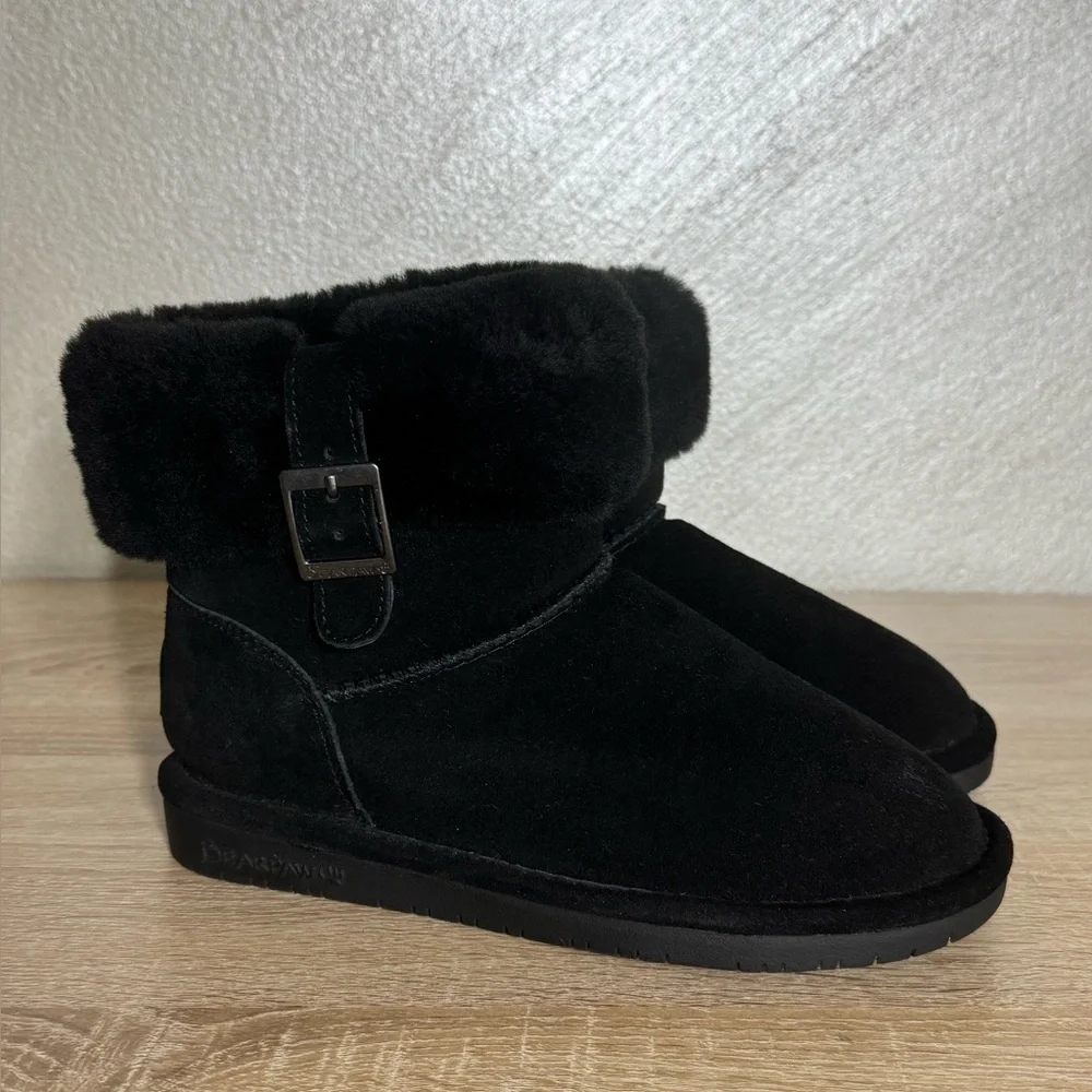 Bearpaw Abby Black Suede Ankle Bootie With Sheepskin Collar Women Size 6